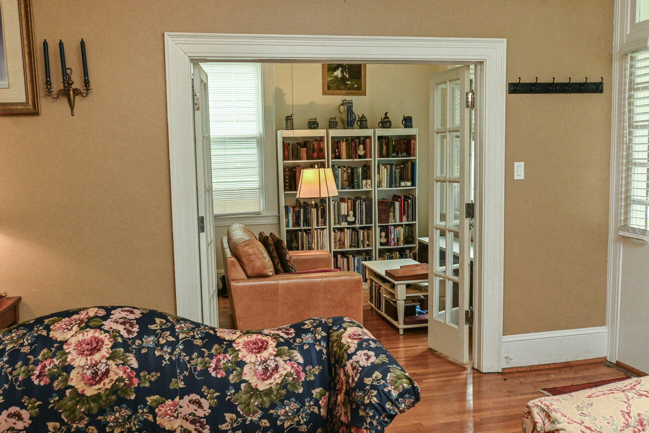 1002 Mccormick BLVD - Photo 17