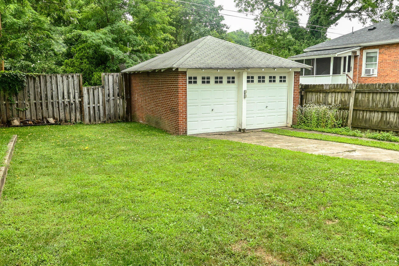 1002 Mccormick BLVD - Photo 8