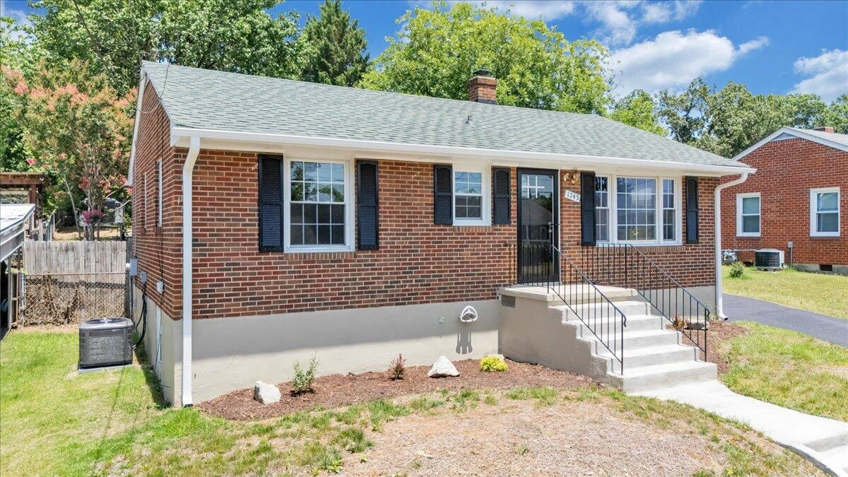 1745 Morwanda ST NW - Photo 2