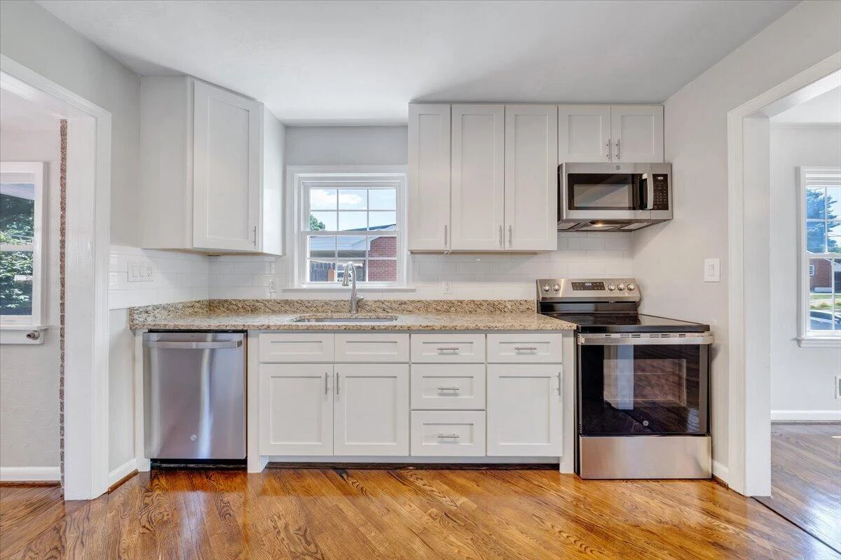 1745 Morwanda ST NW - Photo 9