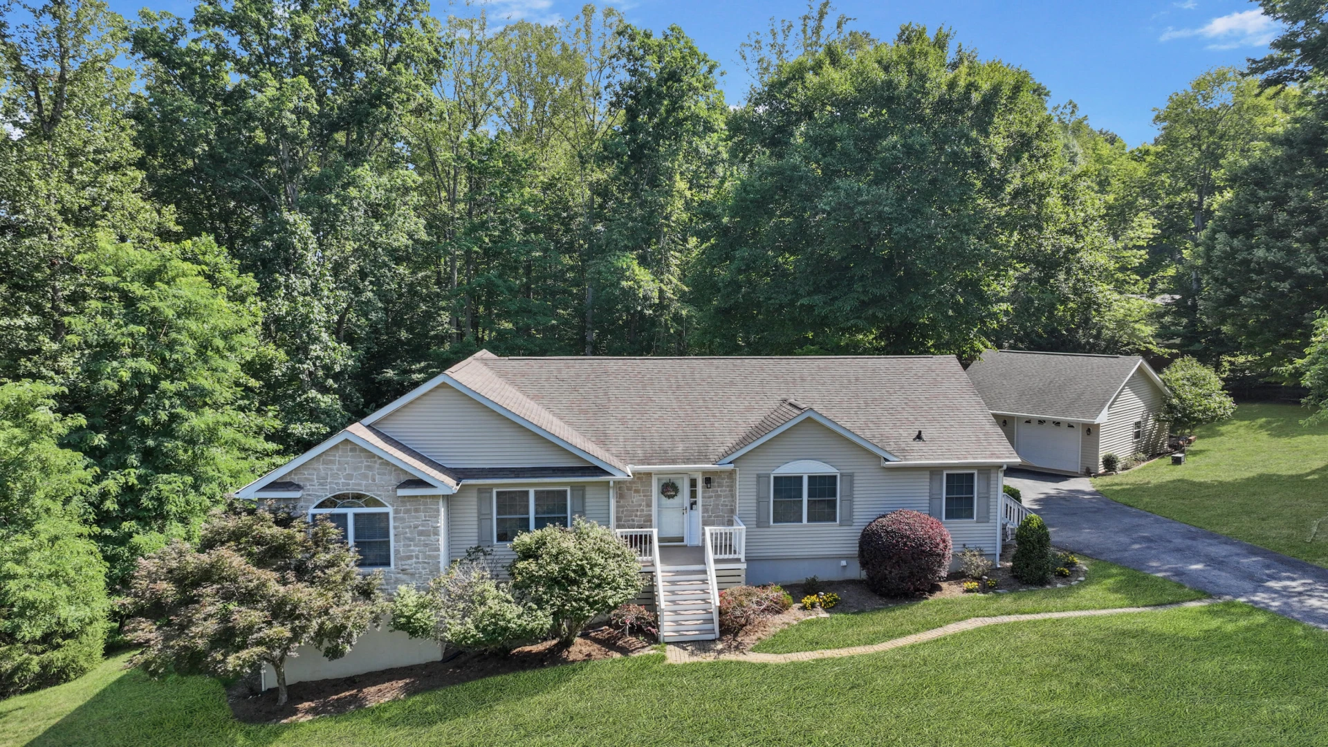 401 Whisperway RD