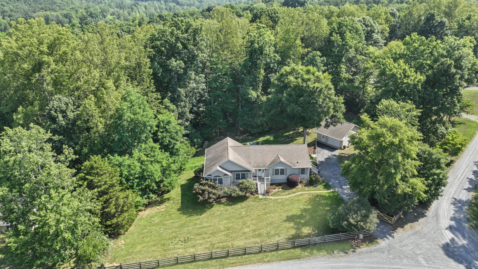 401 Whisperway RD - Photo 2