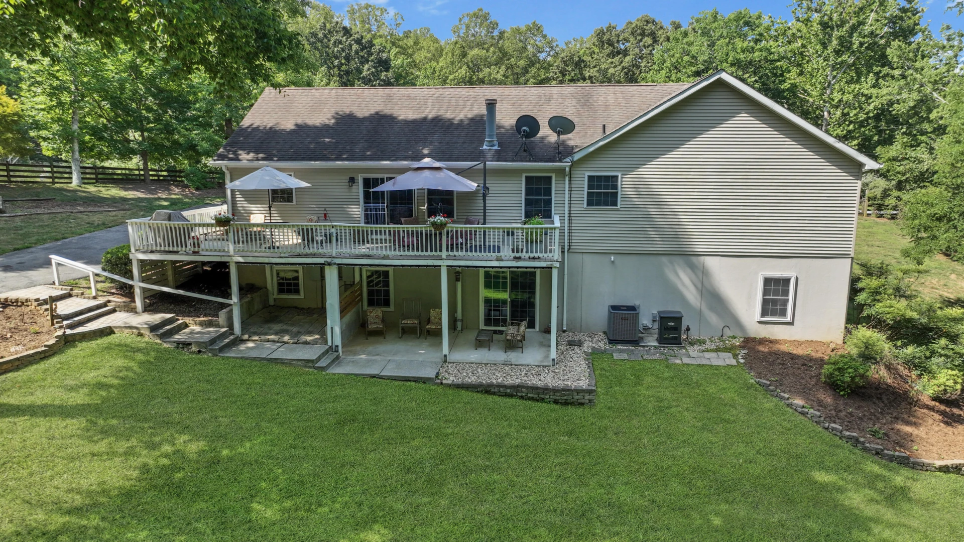 401 Whisperway RD - Photo 3