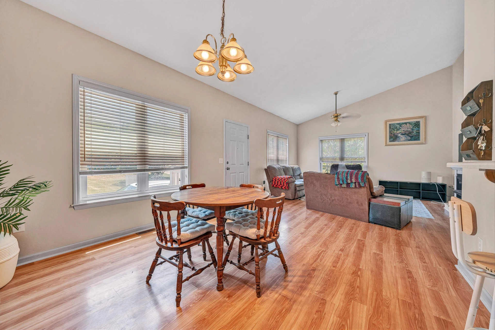 6602 Hartman CT - Photo 3