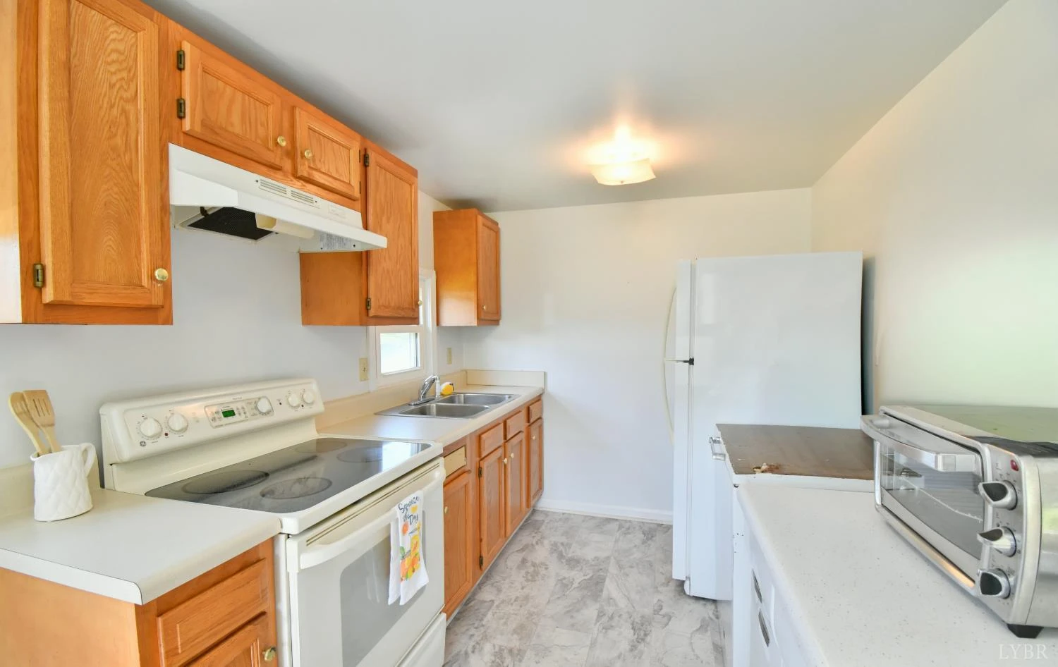 403 W King ST - Photo 6