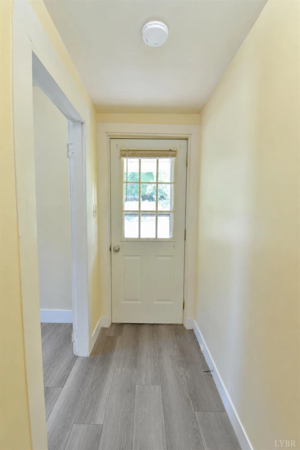 403 W King ST - Photo 22