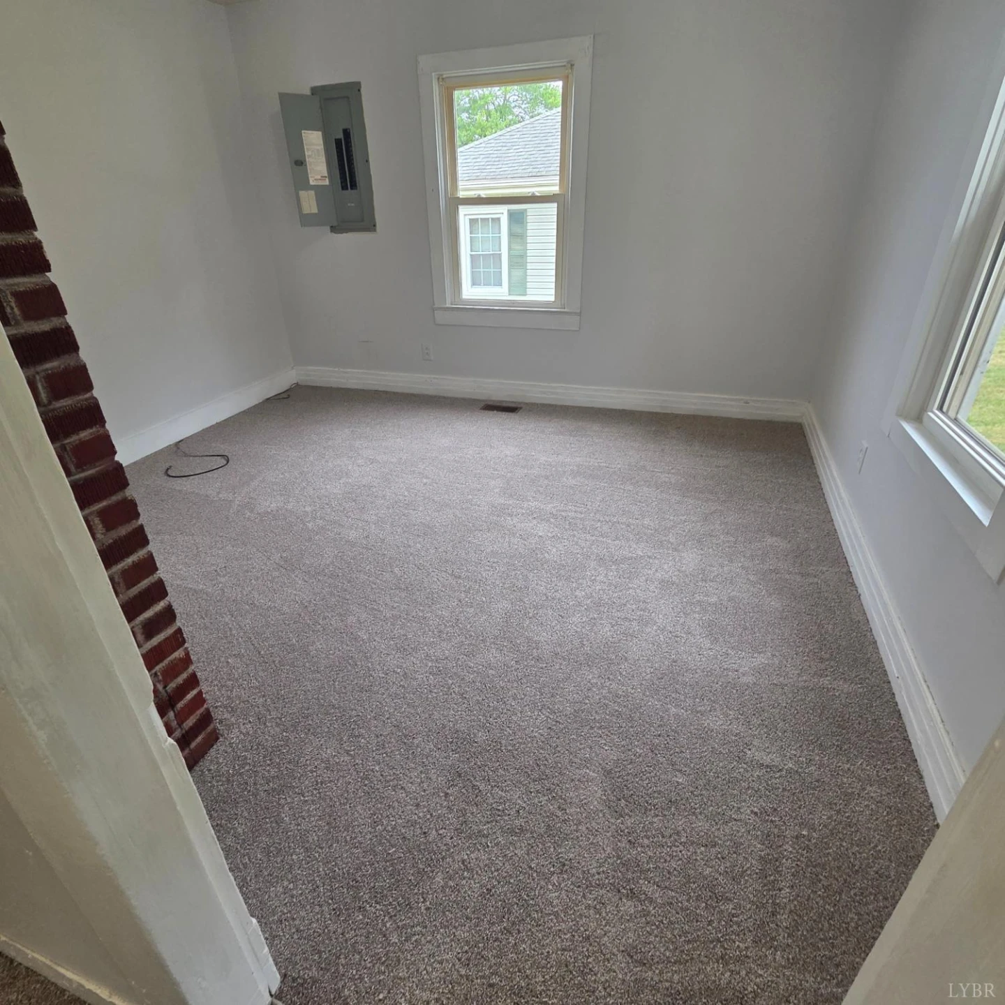 403 W King ST - Photo 17