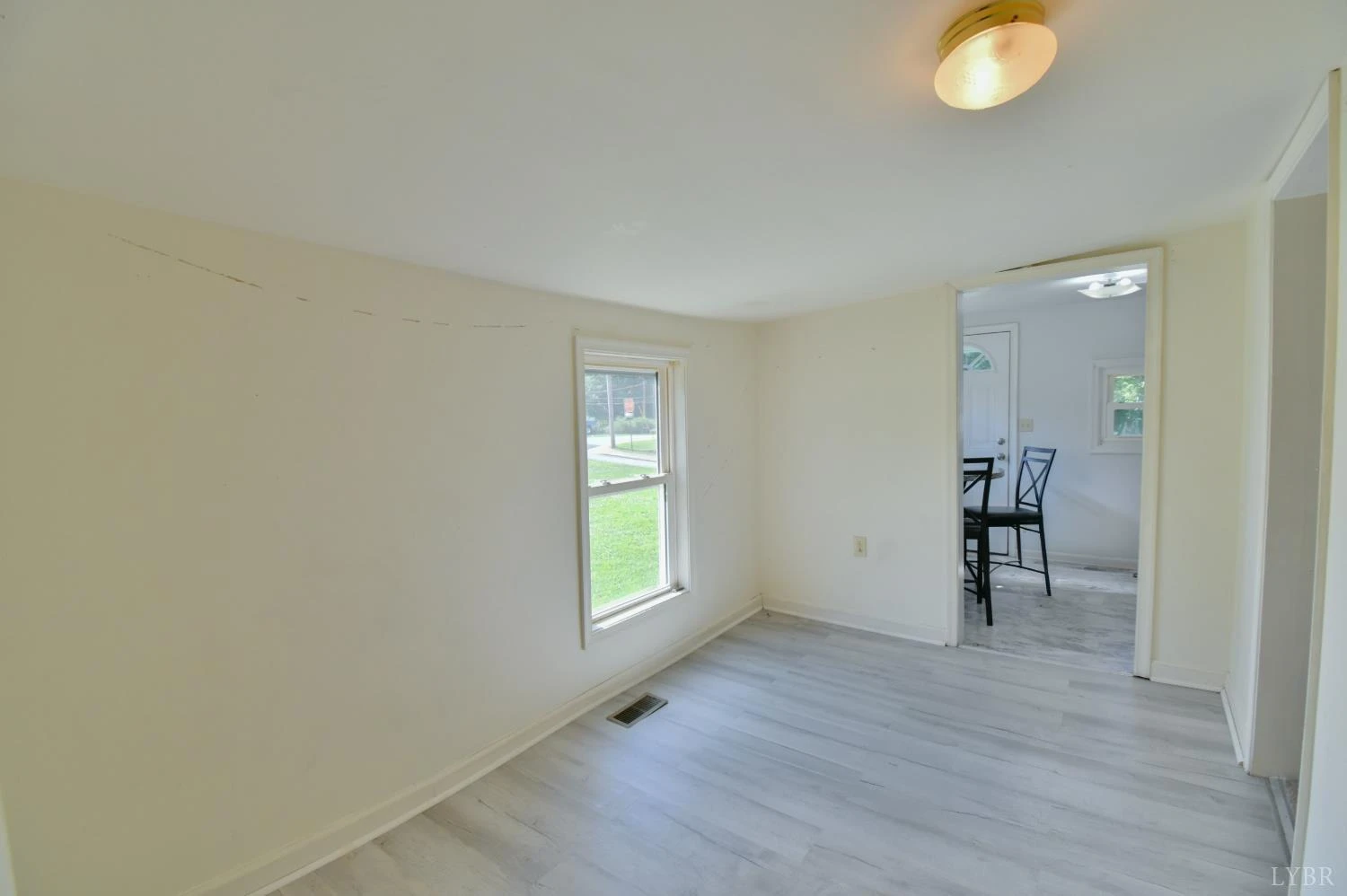 403 W King ST - Photo 4