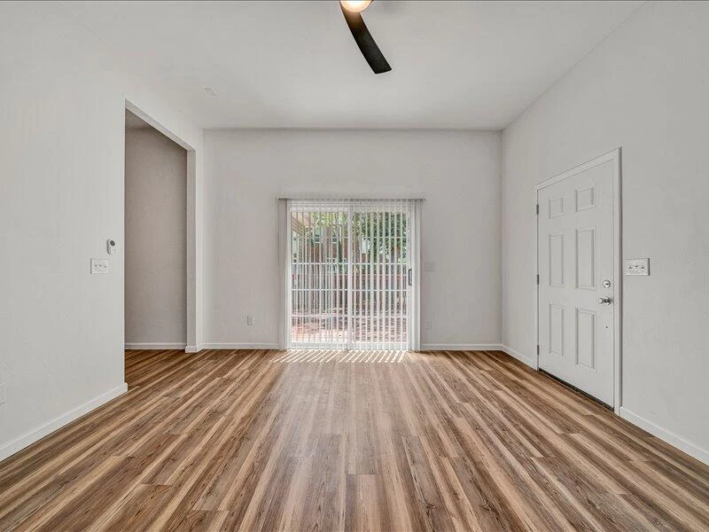 2332 Delaware AVE NW - Photo 14