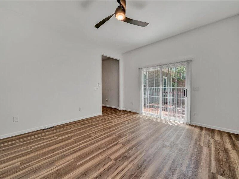 2332 Delaware AVE NW - Photo 15