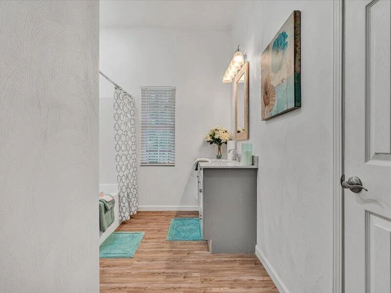 2332 Delaware AVE NW - Photo 17
