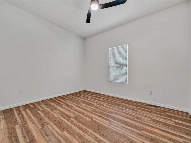 2332 Delaware AVE NW - Photo 23