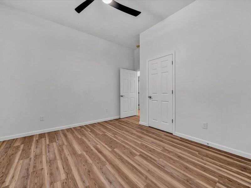 2332 Delaware AVE NW - Photo 24