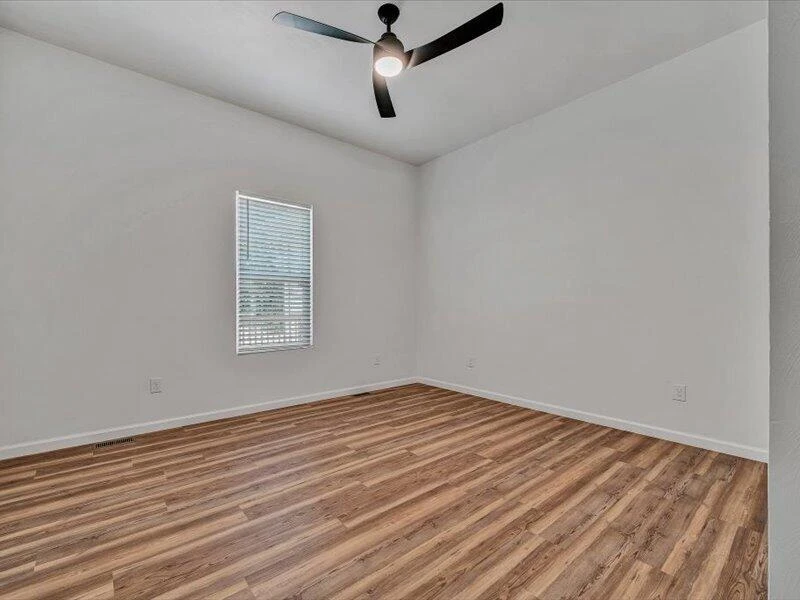 2332 Delaware AVE NW - Photo 25