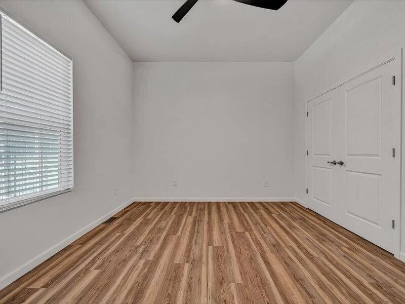 2332 Delaware AVE NW - Photo 26
