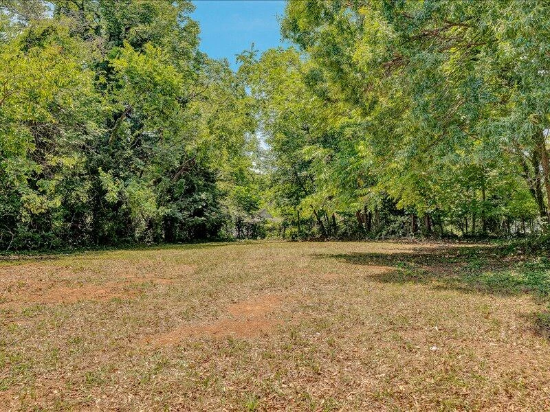 2332 Delaware AVE NW - Photo 29