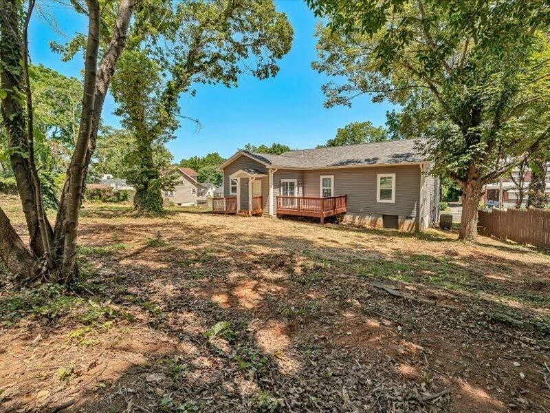 2332 Delaware AVE NW - Photo 30