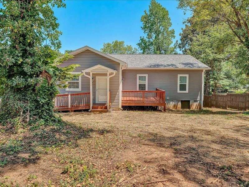 2332 Delaware AVE NW - Photo 31