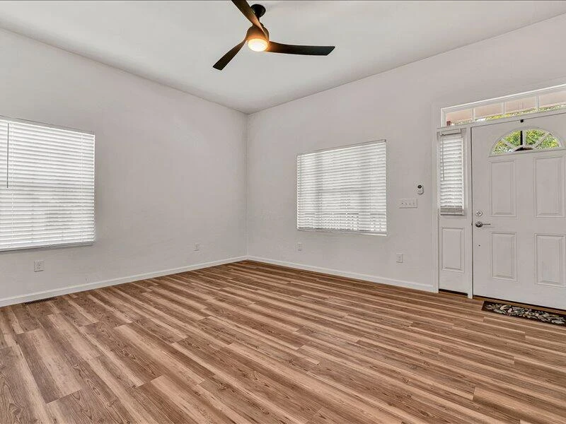 2332 Delaware AVE NW - Photo 5