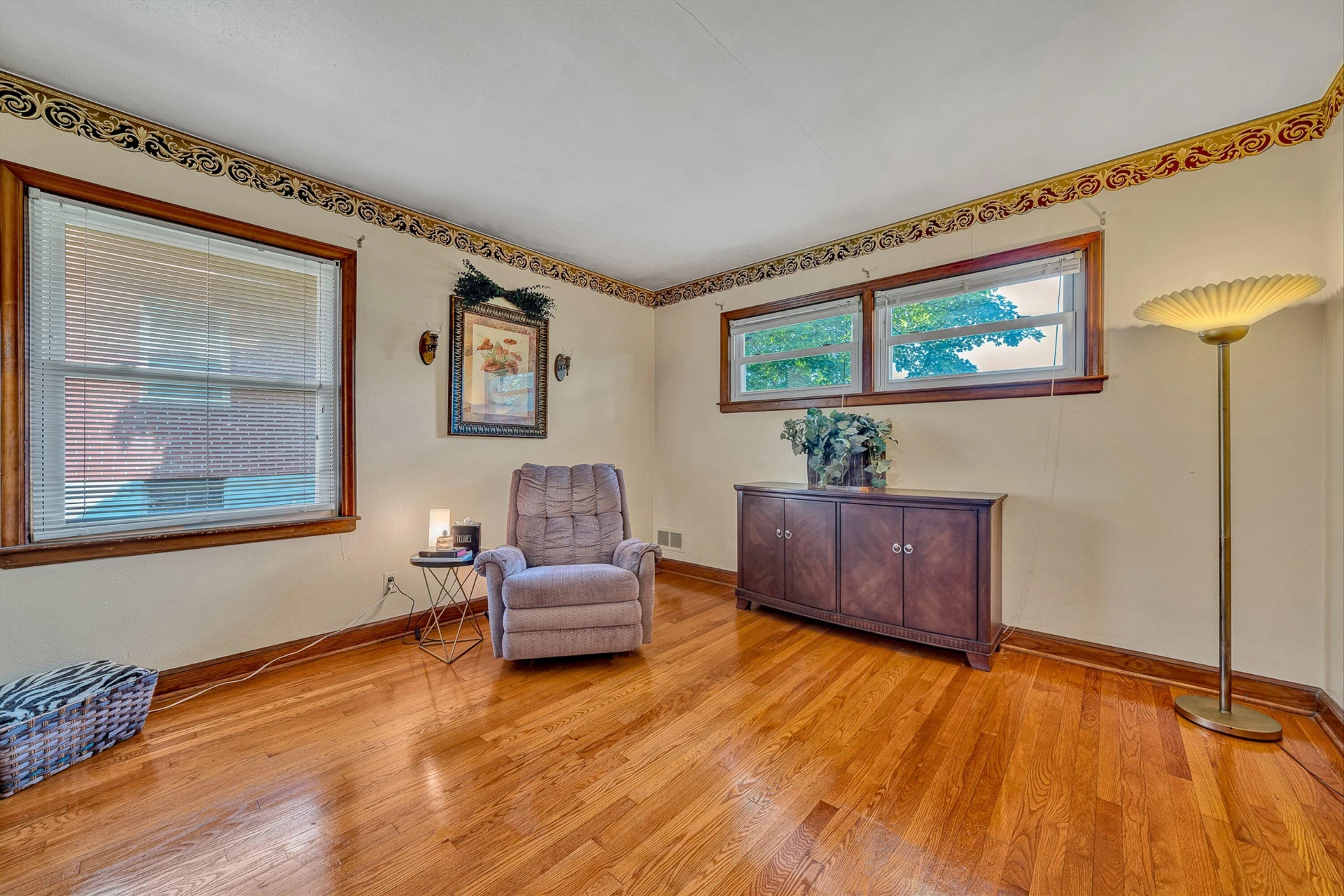 313 E Madison AVE - Photo 10