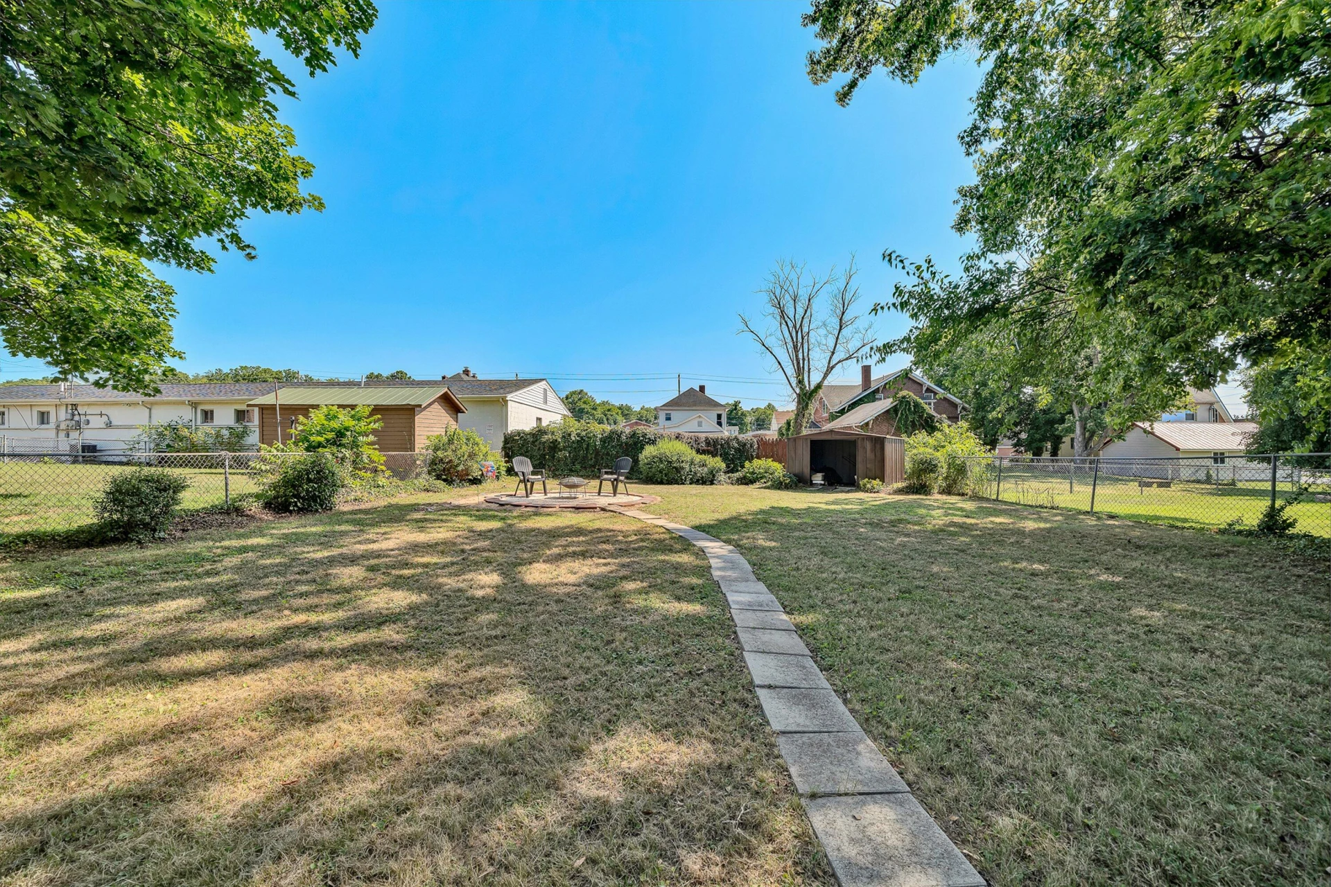 313 E Madison AVE - Photo 25