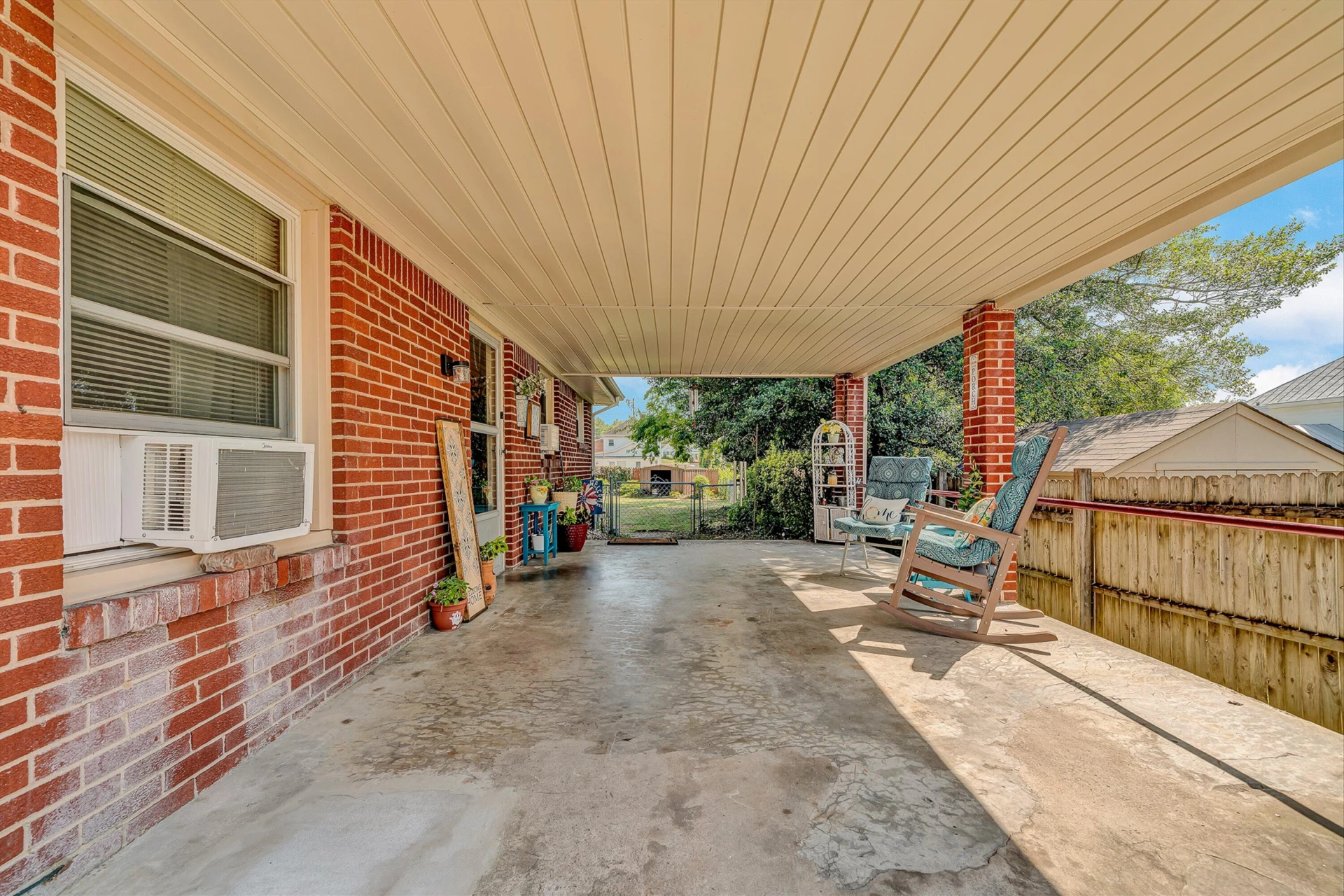 313 E Madison AVE - Photo 28