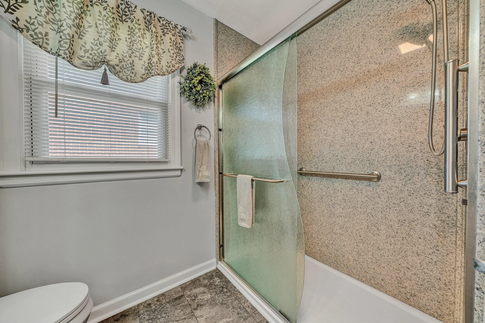 313 E Madison AVE - Photo 8