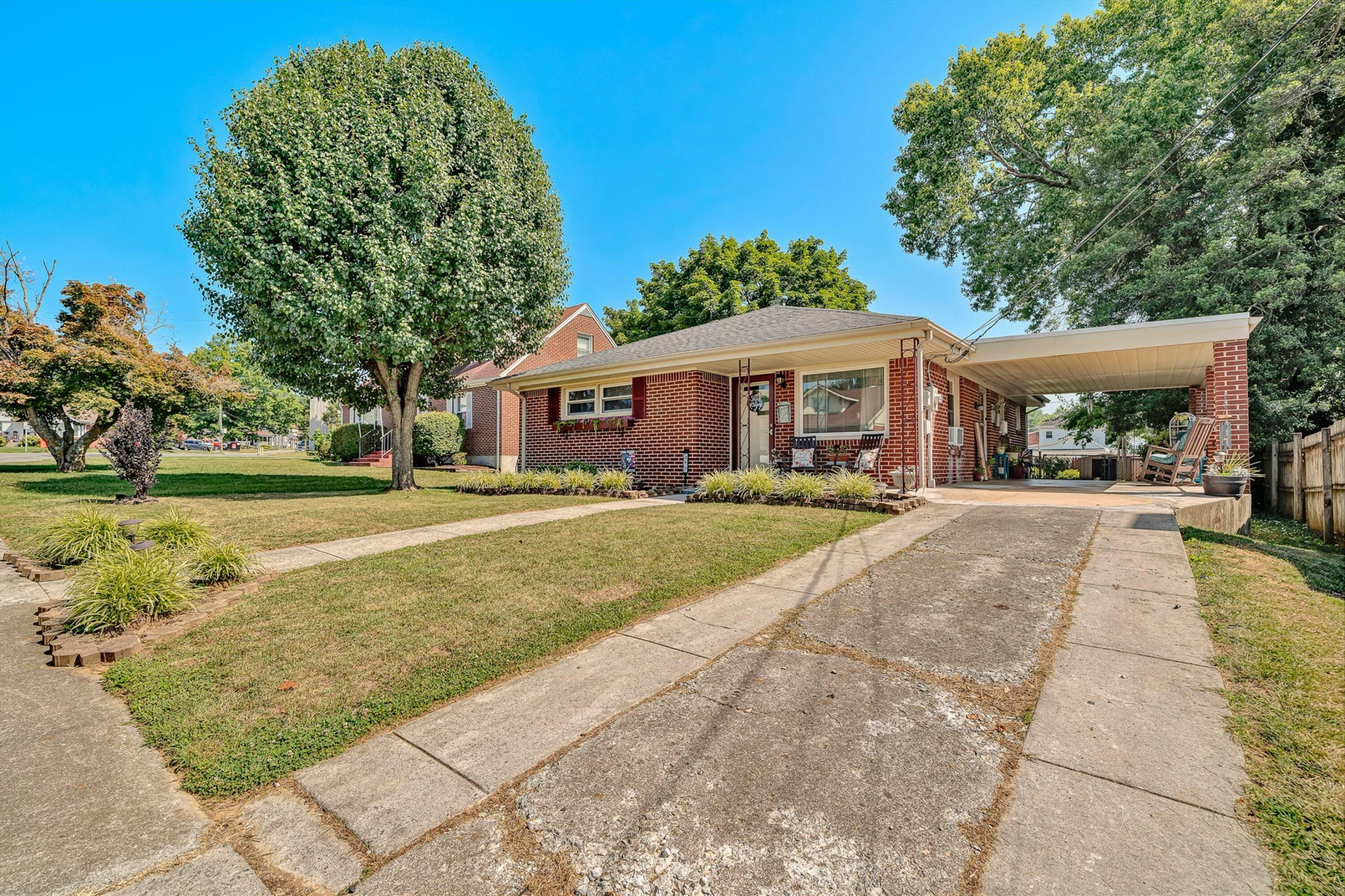 313 E Madison AVE - Photo 9