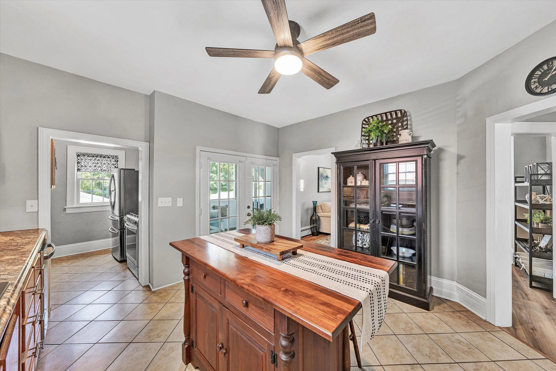 880 Washington AVE - Photo 18