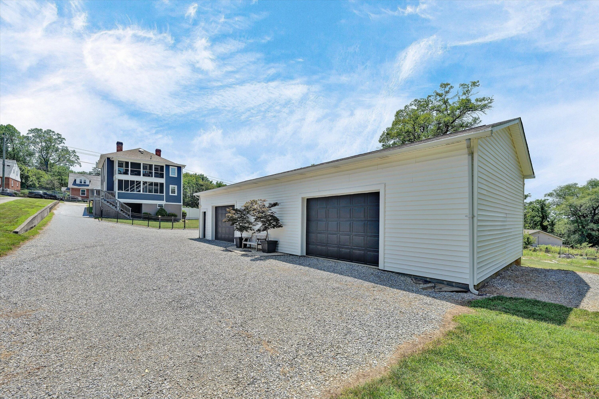 880 Washington AVE - Photo 3