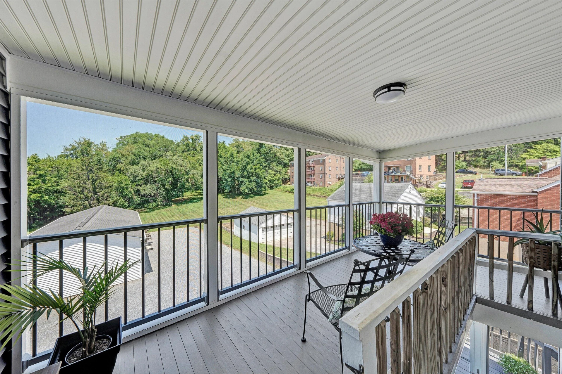 880 Washington AVE - Photo 30