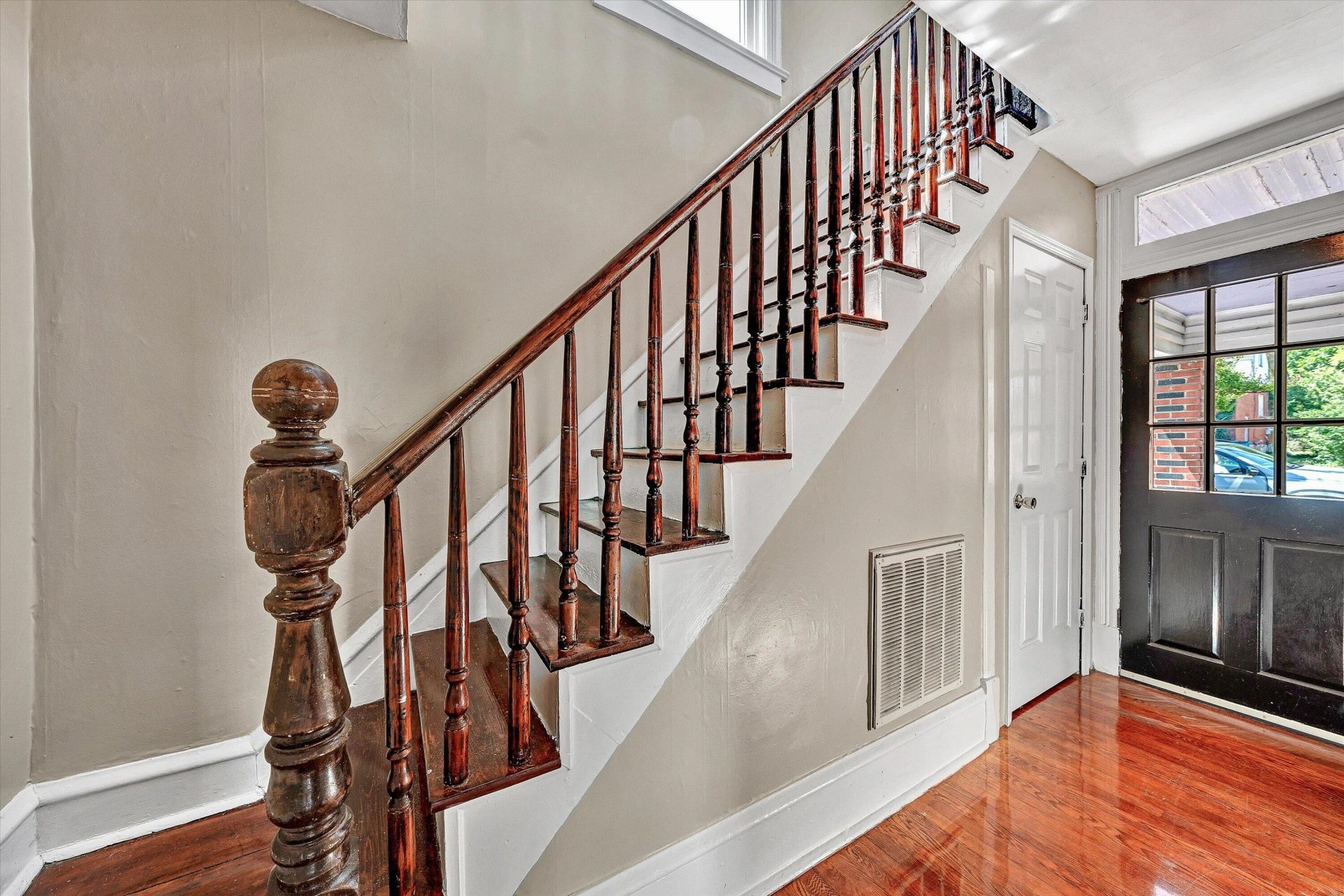 762 Arbutus AVE SE - Photo 17