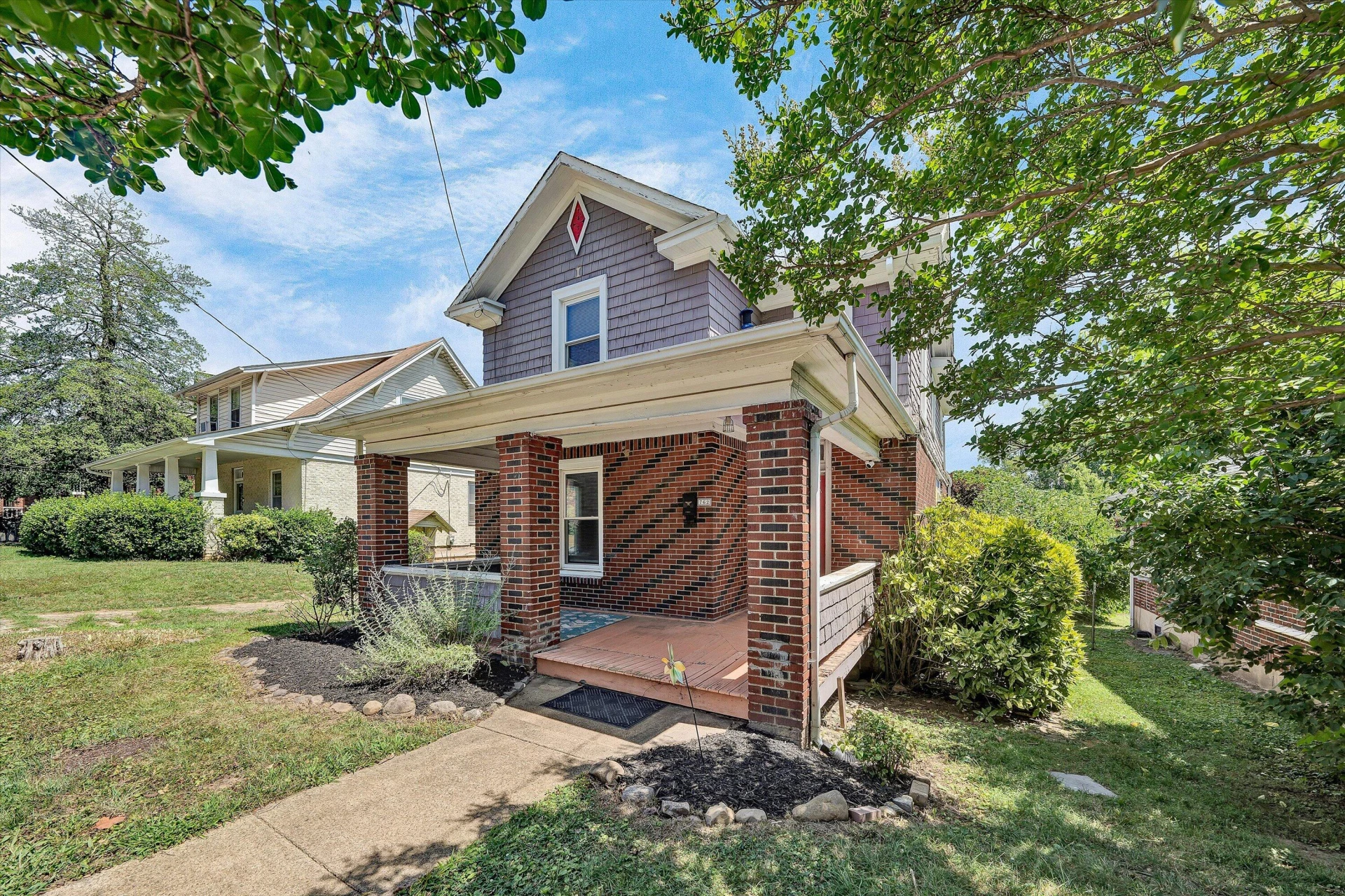 762 Arbutus AVE SE - Photo 2