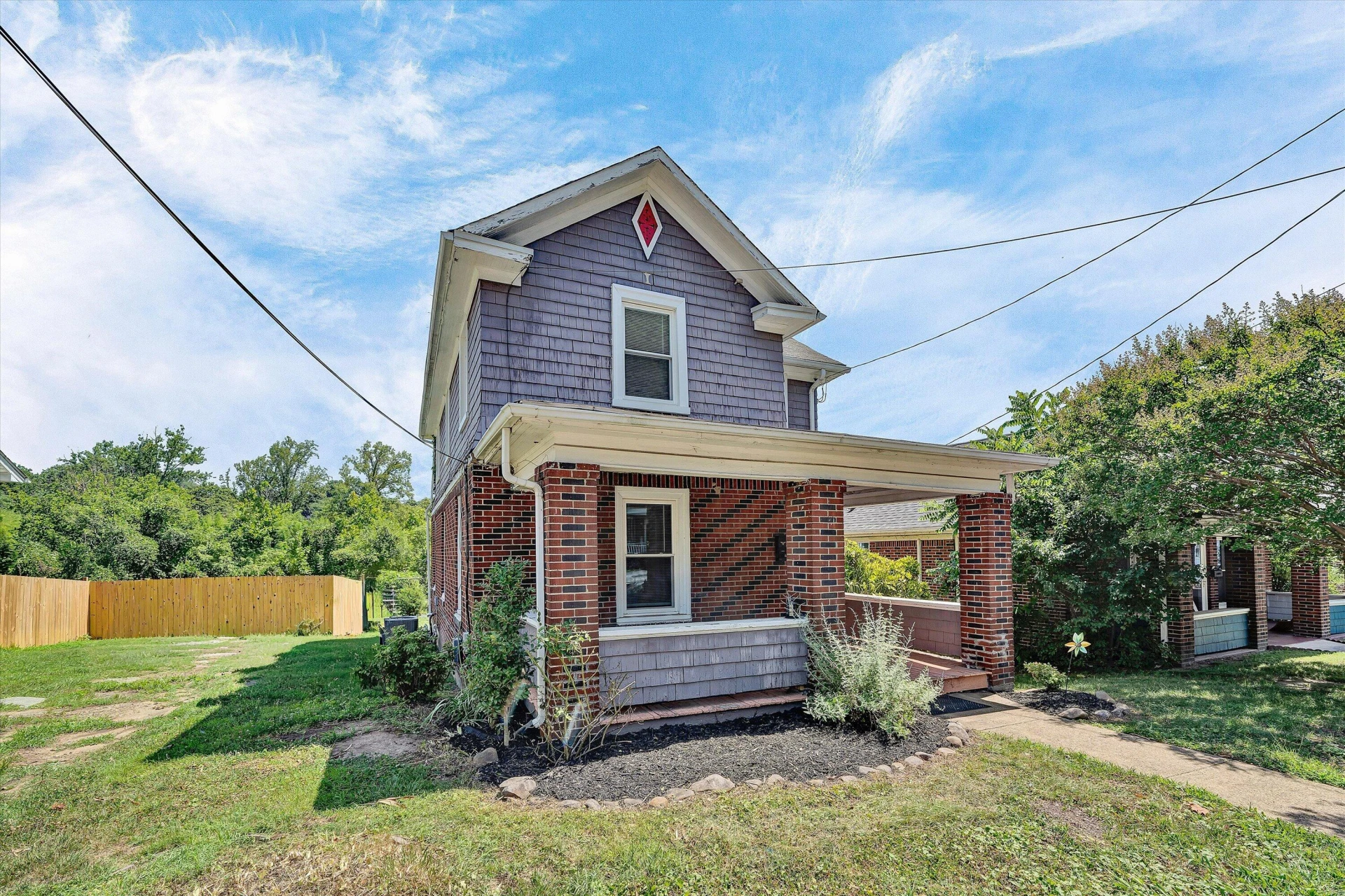 762 Arbutus AVE SE - Photo 3