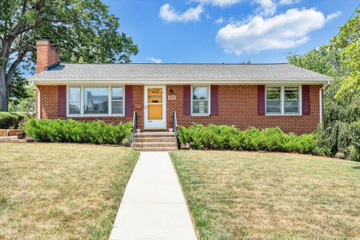 102 Fleming AVE NE