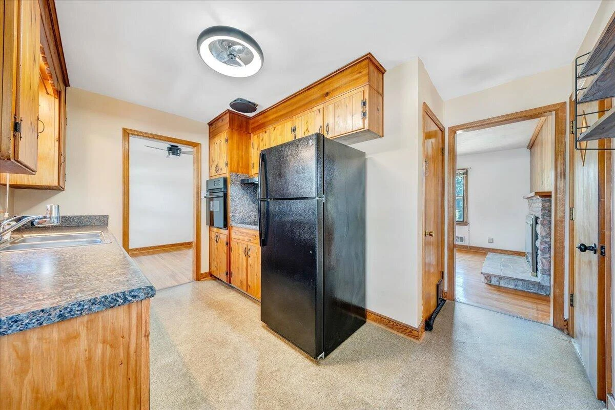 102 Fleming AVE NE - Photo 13