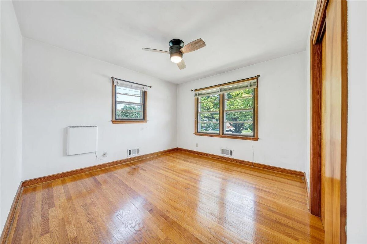 102 Fleming AVE NE - Photo 14
