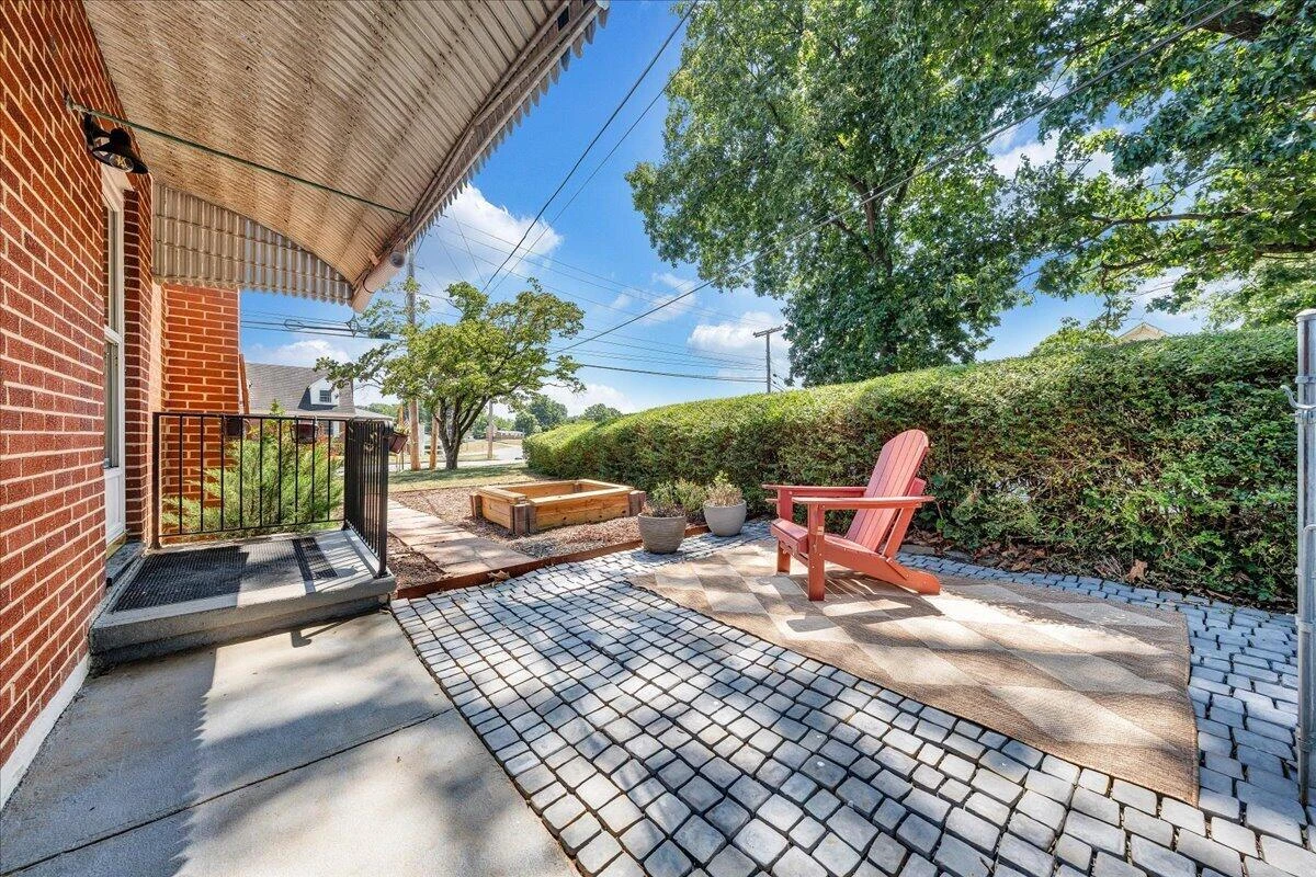 102 Fleming AVE NE - Photo 21