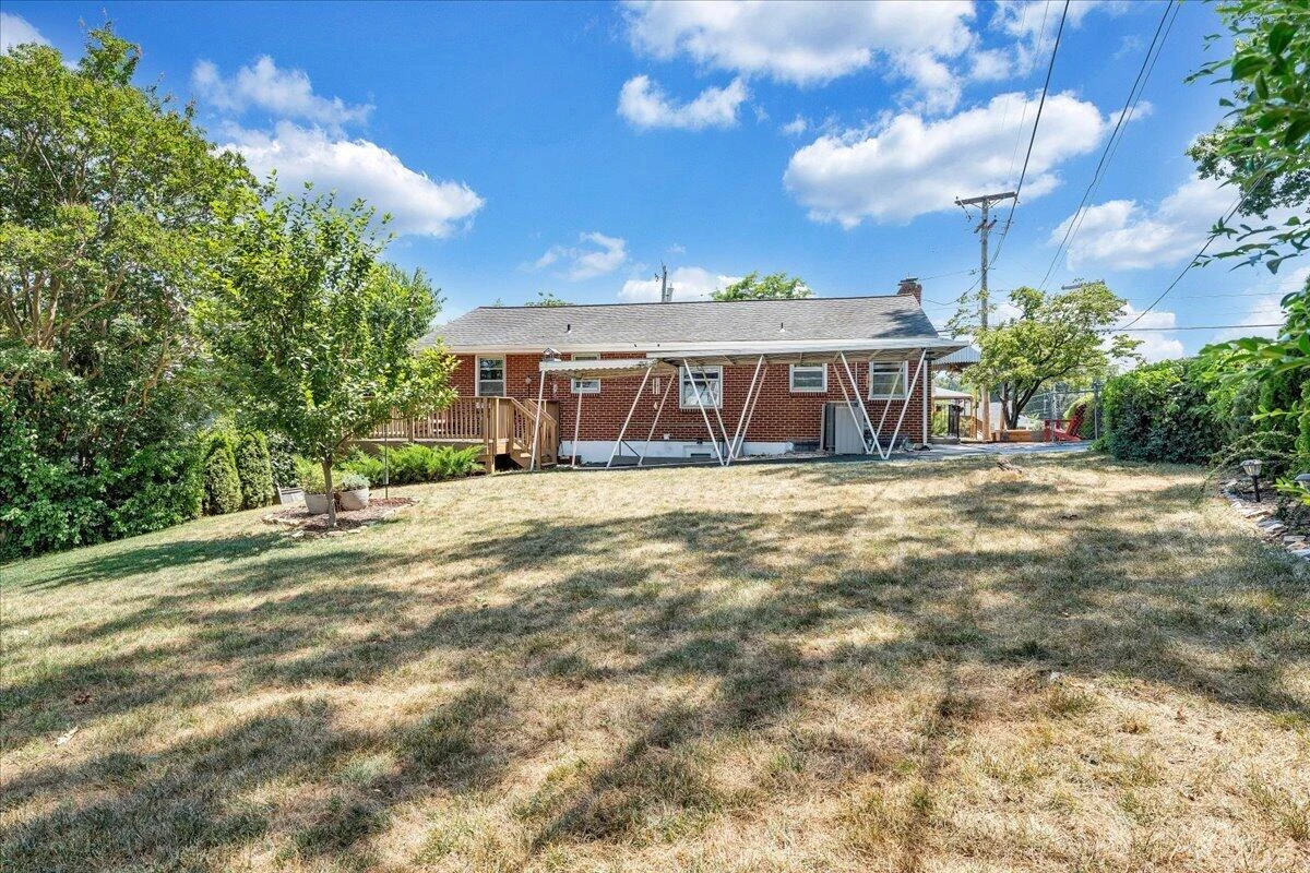 102 Fleming AVE NE - Photo 27
