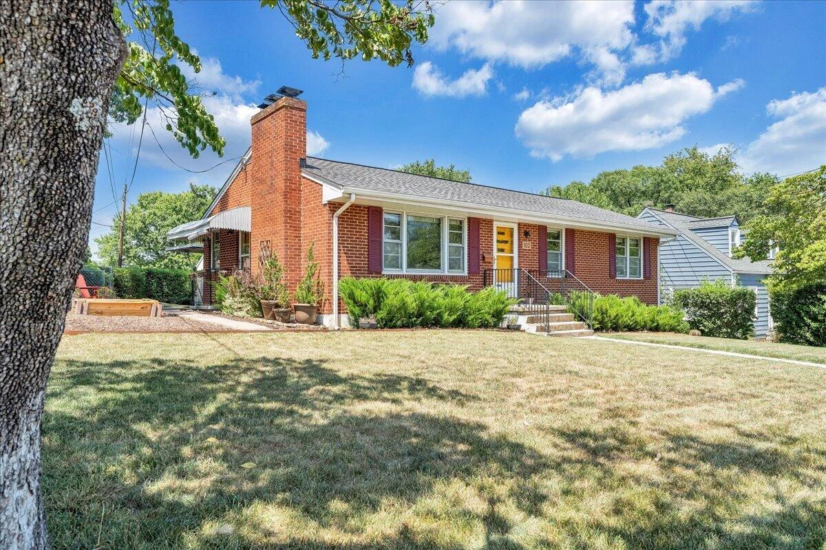 102 Fleming AVE NE - Photo 28
