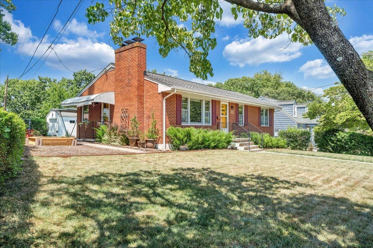102 Fleming AVE NE - Photo 29