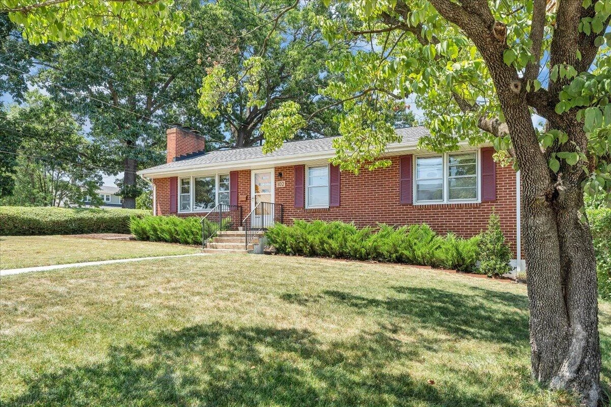 102 Fleming AVE NE - Photo 32