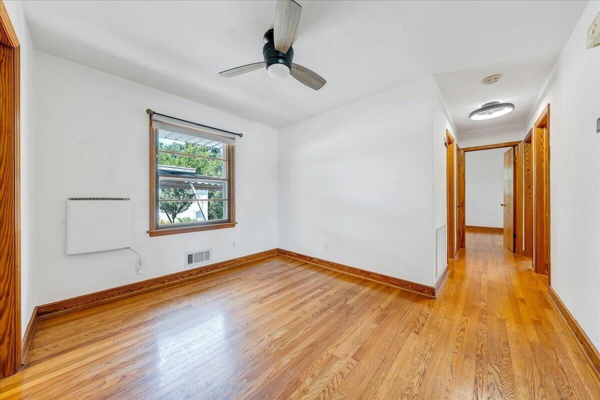 102 Fleming AVE NE - Photo 7
