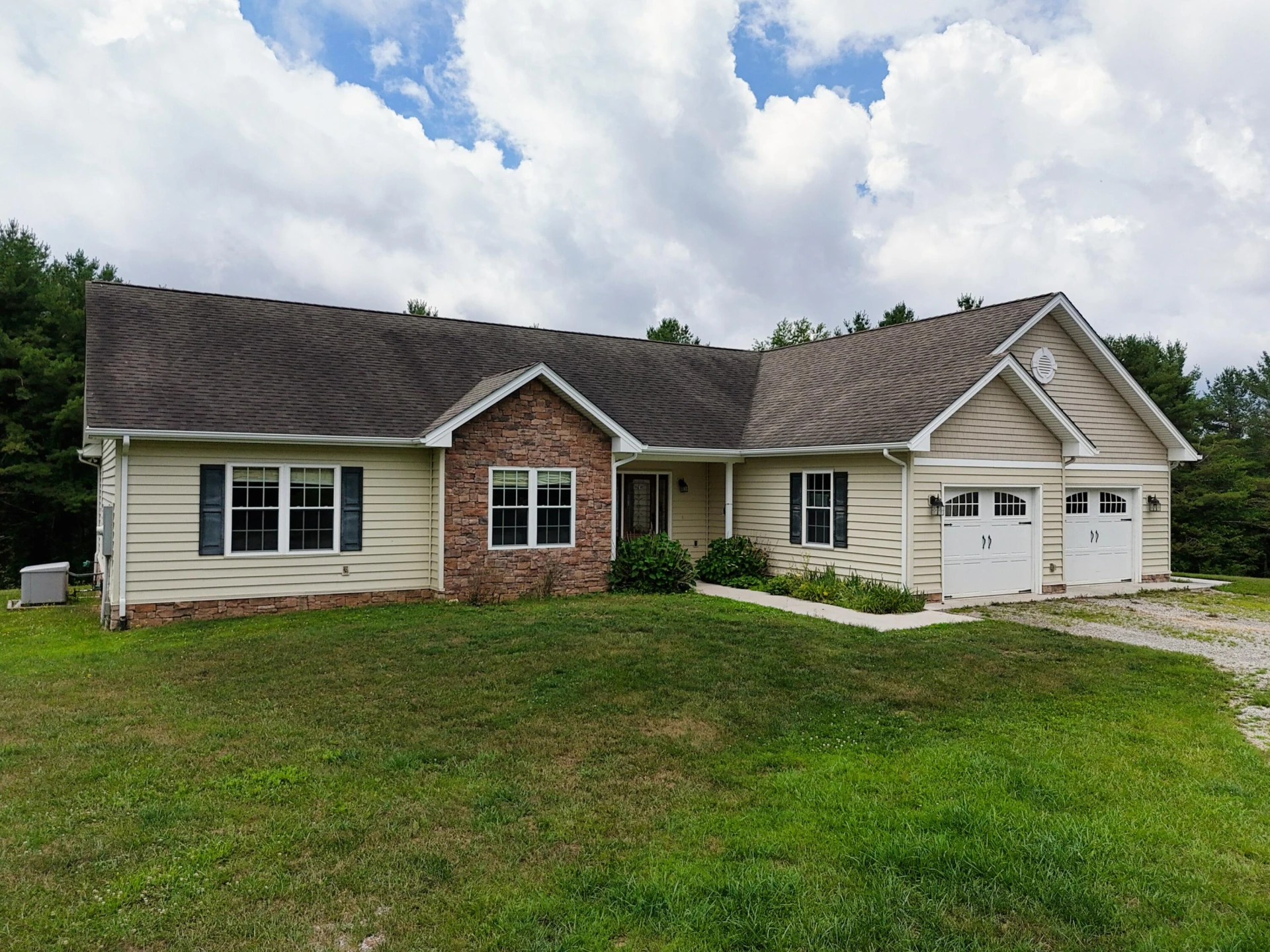322 Timberline RD SE - Photo 2