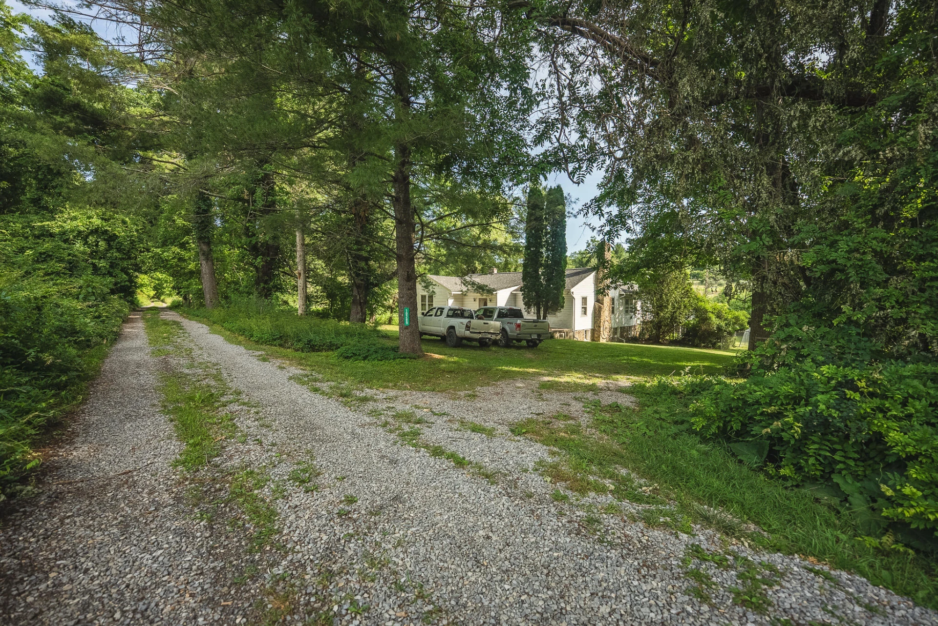 10289 Russwood RD - Photo 13