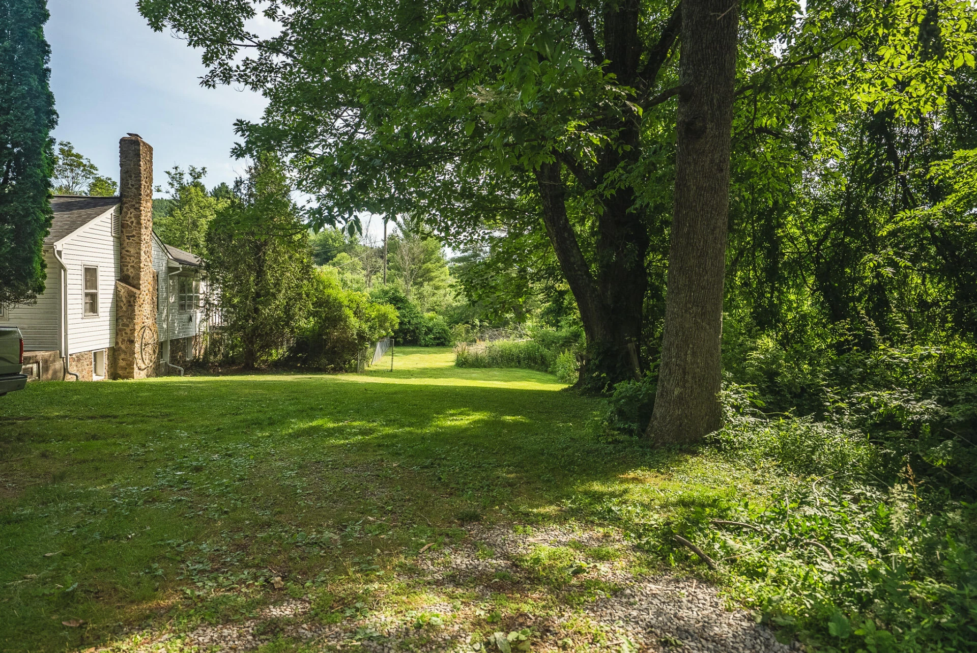 10289 Russwood RD - Photo 14