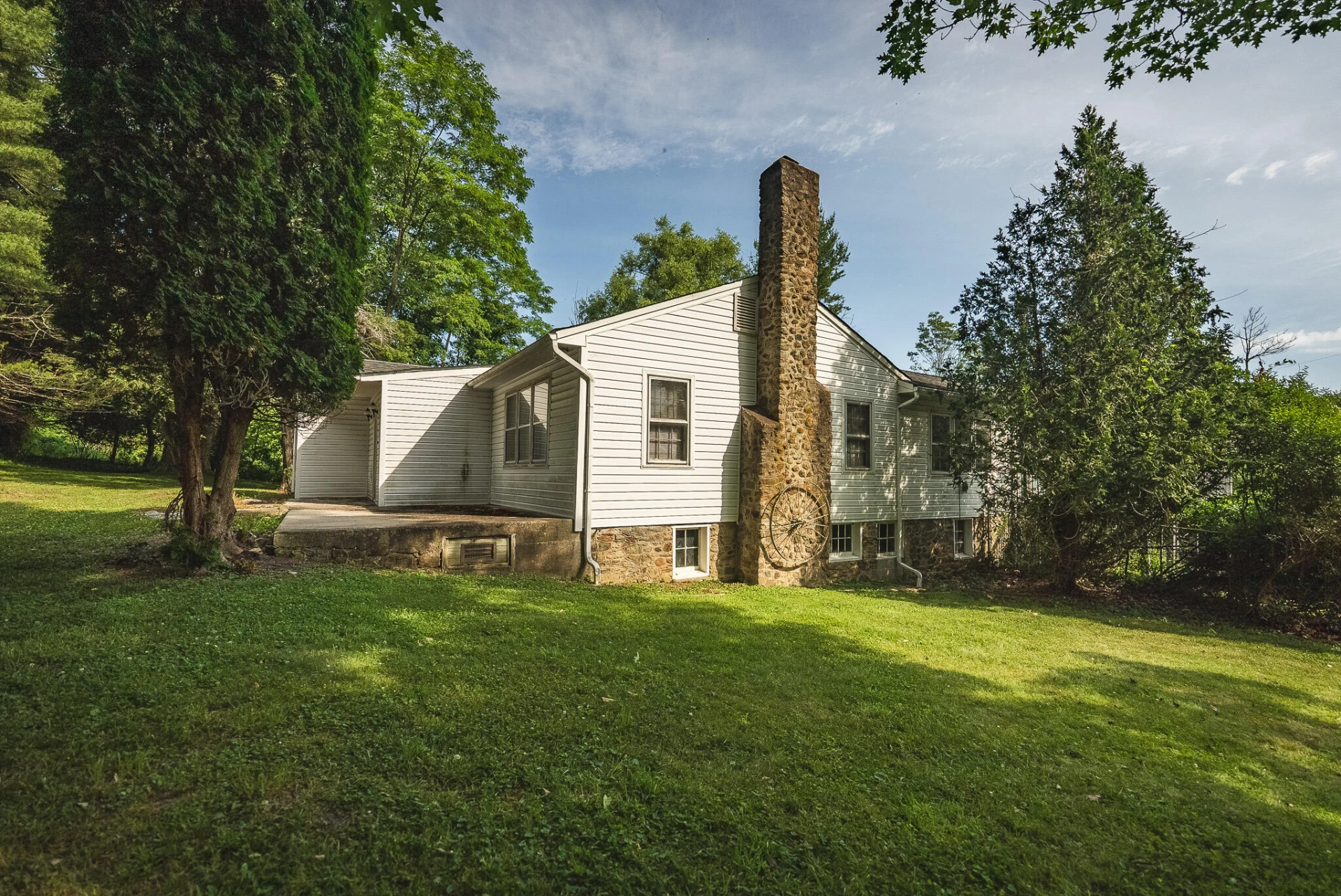 10289 Russwood RD - Photo 16