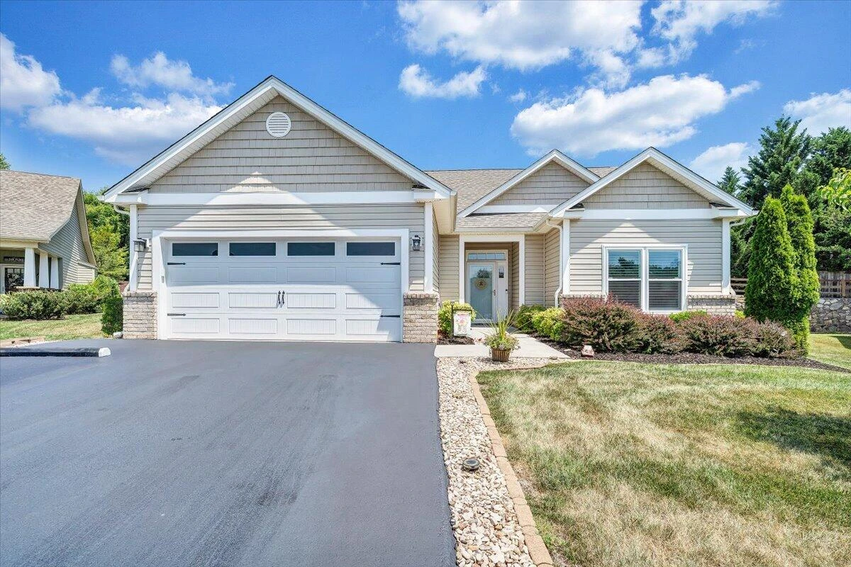 2735 Cottage Rose LN