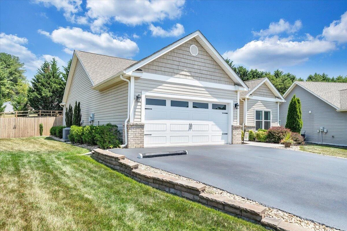 2735 Cottage Rose LN - Photo 46