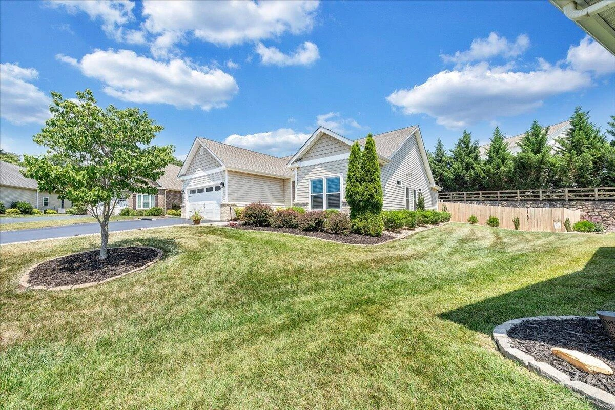 2735 Cottage Rose LN - Photo 50